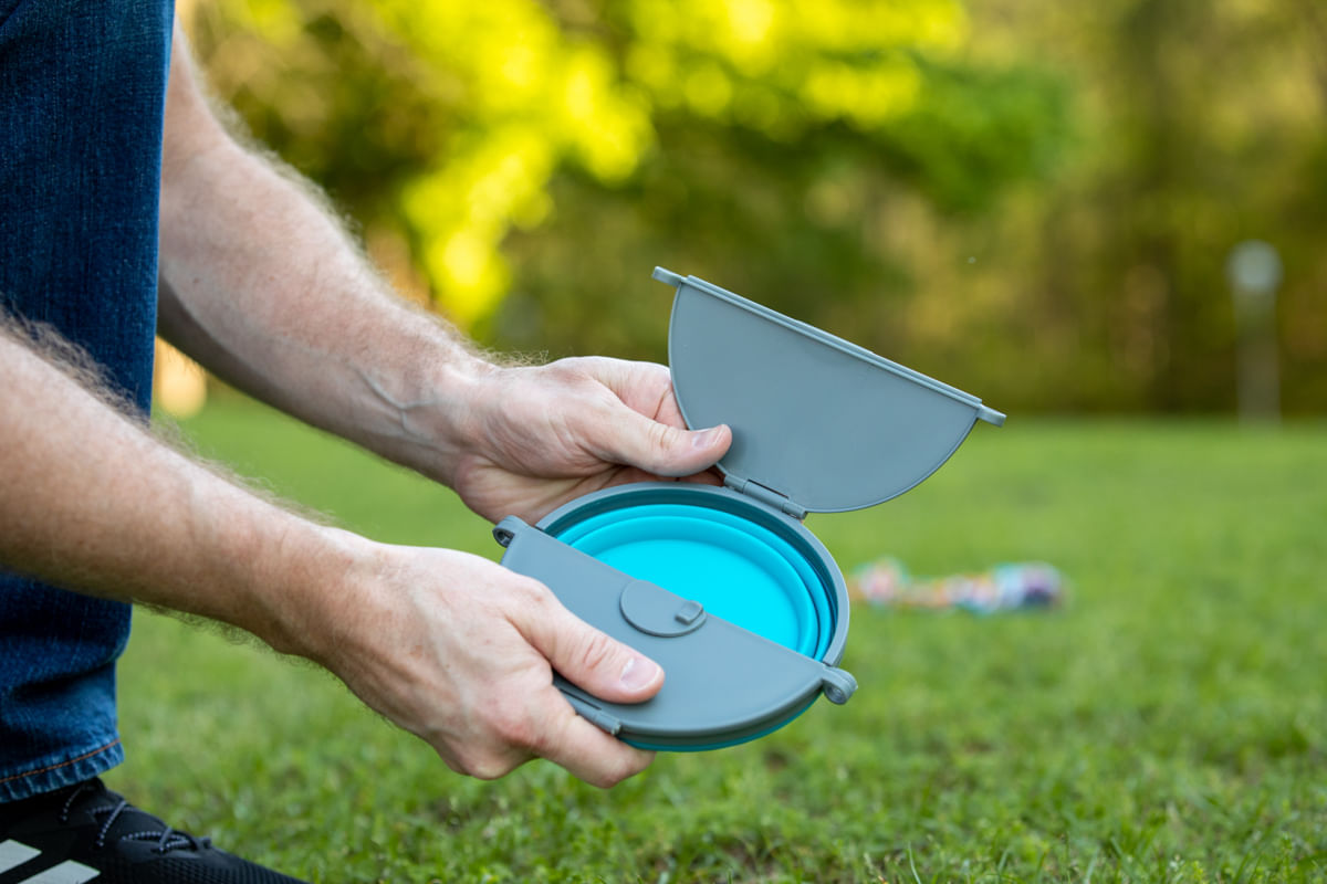 travel dog bowl with collapsible container